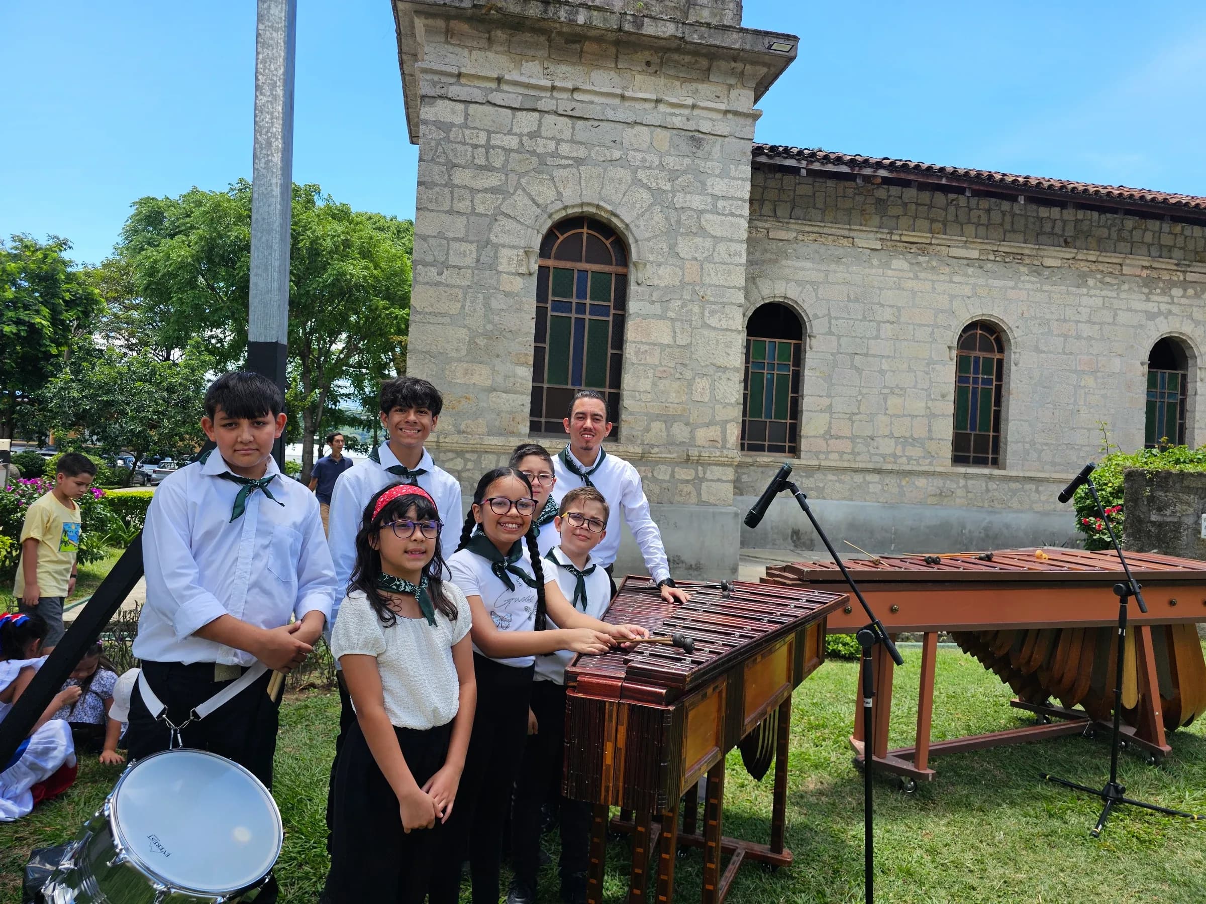 Estudiantes participantes del programa de Extensión Cultural